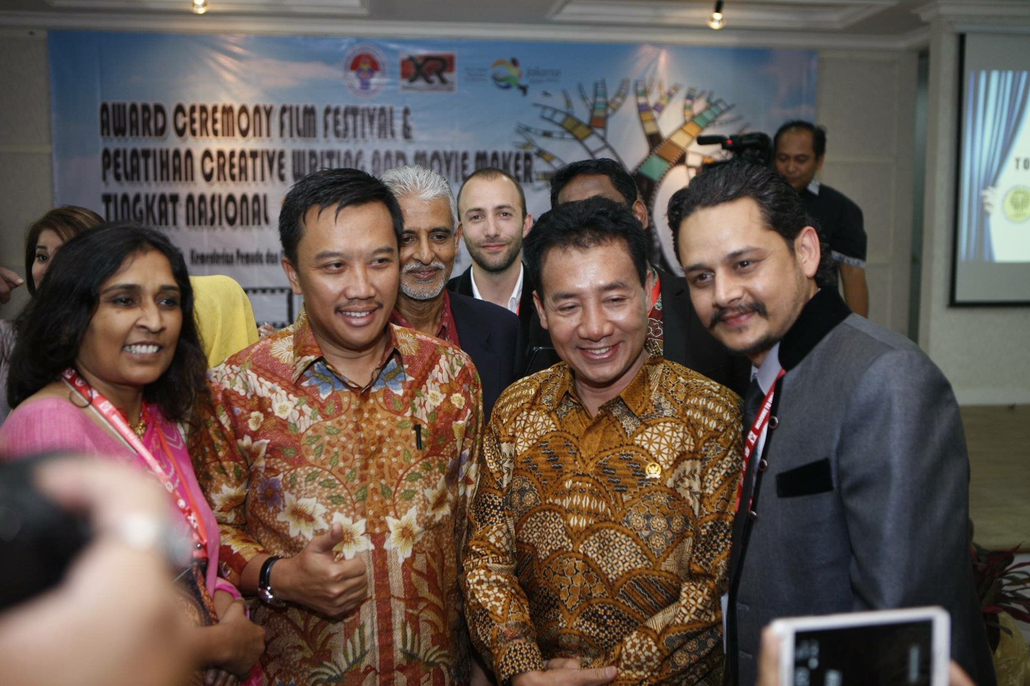 Lalit Bhusal (r) with Minister of Youth and Sports of Indonesia and other delegates